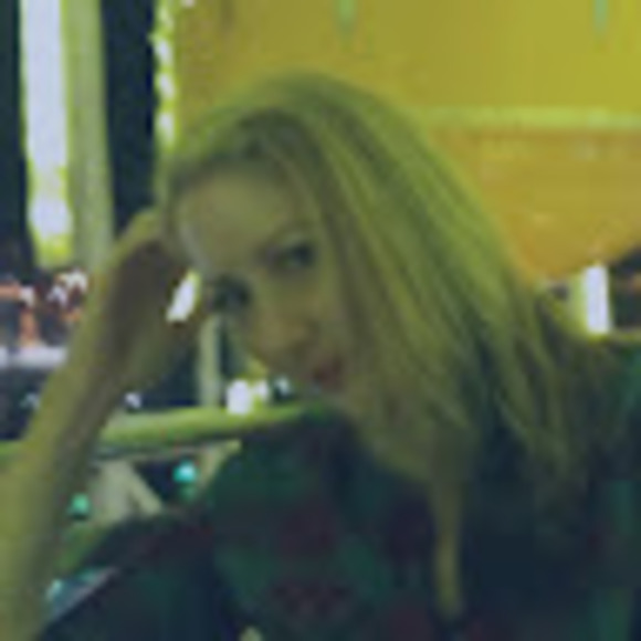 Meet your Posher, Melanie - Picture 1 of 1